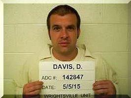 Inmate Dustin Ray Davis
