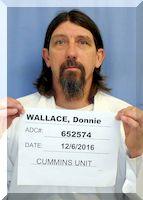 Inmate Donnie G Wallace